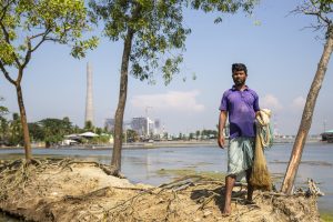 Bangladeshi Fishers and Farmers at the Frontline of Climate Change Bangladeshi Fishers and Farmers at the Frontline of Climate Change