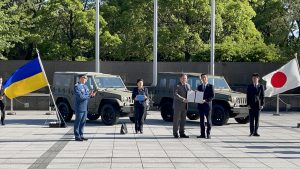 Las Fuerzas Terrestres de Autodefensa de Japón proporcionan a Ucrania 100 vehículos de transporte