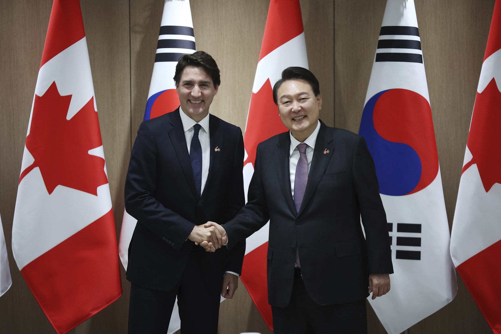 South Korean, Canadian Leaders Vow Cooperation on Clean Energy, North