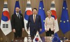 South Korea, EU Agree to Boost Pressure on Russia, Condemn North Korean Missile Tests