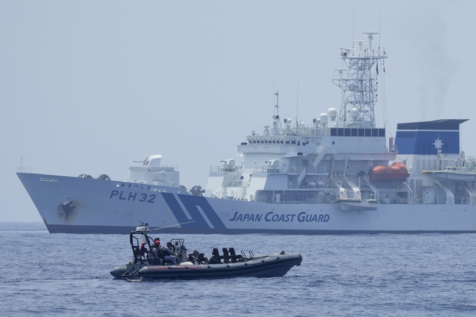 US, Japanese, Philippine Coast Guard Ships Stage Law Enforcement Drills ...