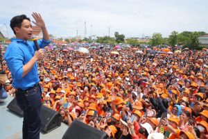 MFP Leader Addresses Thai Rallies Ahead of Crucial PM Vote