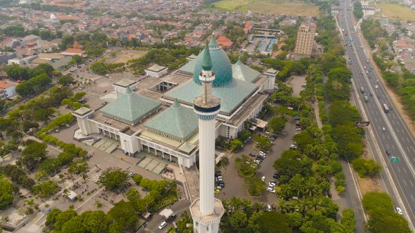 Ujian Politik Islam Modern dan Tradisional di Indonesia – Messenger