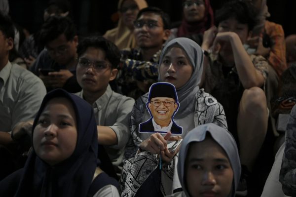 Prabowo memimpin dalam jajak pendapat pemilu Indonesia terbaru – The Diplomat