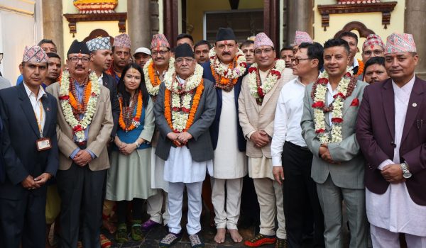 从印度到中国，尼泊尔毛派总理炫耀他的印度教外交 – 外交官