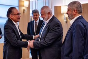 Malaysian PM Anwar Ibrahim Meets Hamas Delegation in Qatar