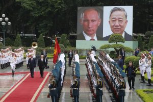 Putin Signs Deals With Vietnam to Offset Moscow&#8217;s Growing Isolation