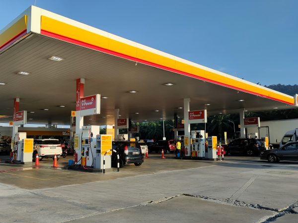 马来西亚开始补贴改革 柴油价格飙升 – 外交官