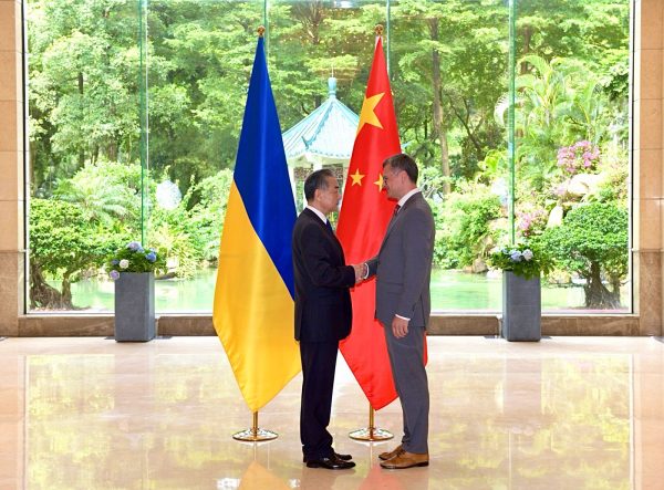 Чи відкрив візит Дмитра Кулеби нову сторінку в китайсько-українських відносинах?  — Дипломат