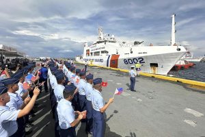 Vietnam Coast Guard Vessel Arrives in Philippines for Joint Exercise