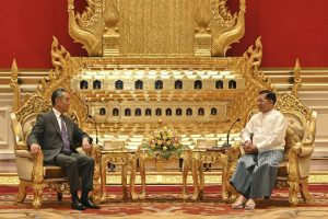 Chinese FM Meets Myanmar&#8217;s Junta Chief Amid Resistance Offensives