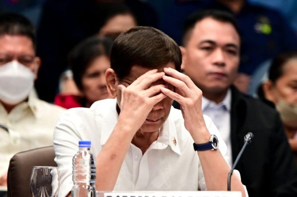 ドゥテルテ元フィリピン大統領、上院証言で「麻薬戦争」を擁護