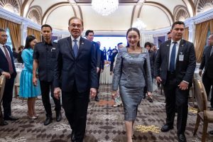 Malaysia&#8217;s Anwar Appoints Former Thai PM as Advisor on ASEAN Affairs