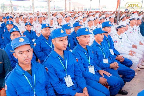 Vietnamese Navy Vessel Pays Visit to Cambodian Naval Base