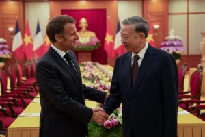 On Hanoi Visit, Macron Pitches France as &#8216;Third Way&#8217; Between China and US