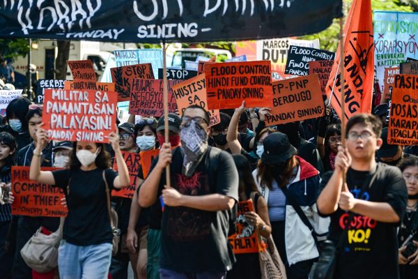 Massive Protests Condemn Corruption in the Philippines