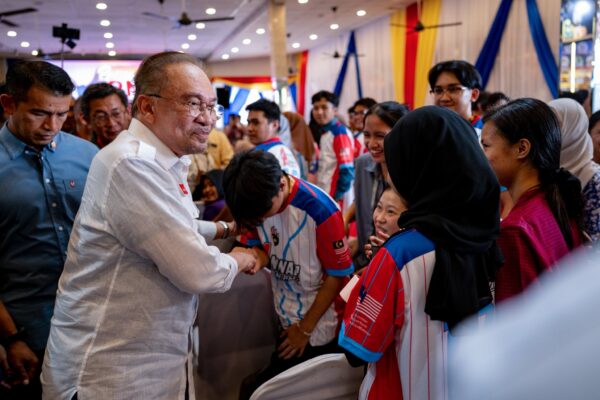 Malaysian PM Anwar Ibrahim Suffers Setback in Sabah State Election